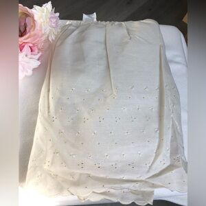 NWT Fine Eyelet Cream Twin Bed Ruffle